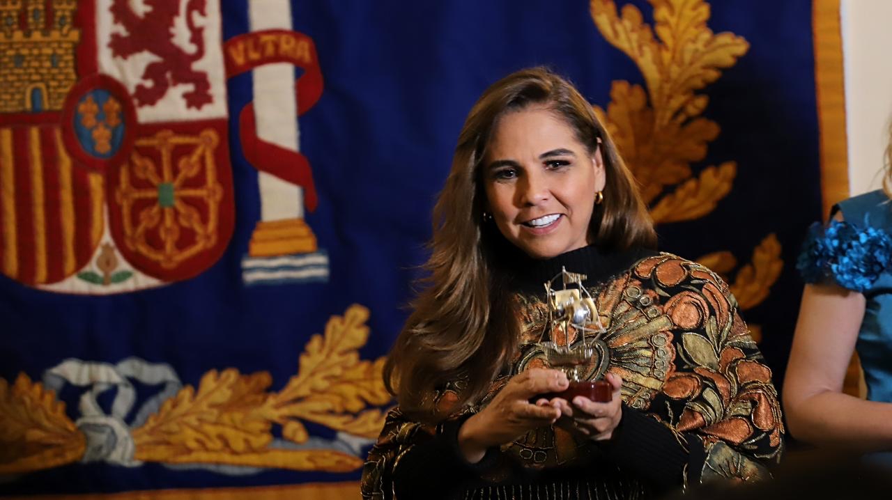 Mara Lezama recibe el premio “Destino líder en turismo de América y el Caribe” para Quintana Roo